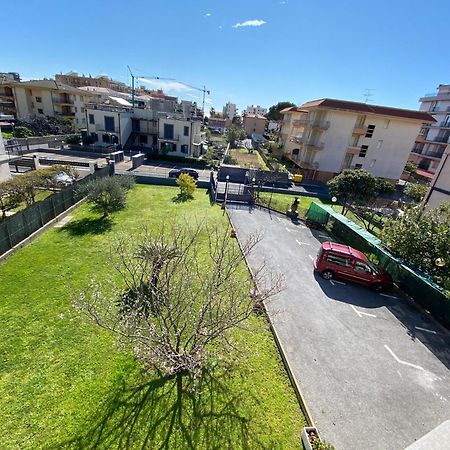I Fiori Di Pietra Aparthotel Pietra Ligure Εξωτερικό φωτογραφία