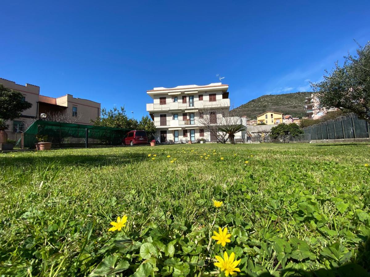 I Fiori Di Pietra Aparthotel Pietra Ligure Εξωτερικό φωτογραφία